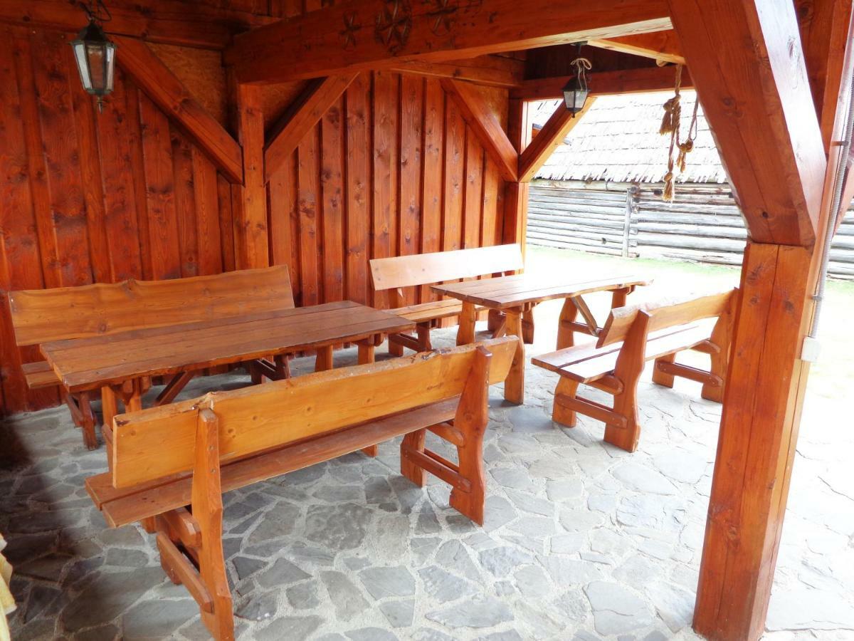 Drevenica Deni Vila Osturna Exterior foto